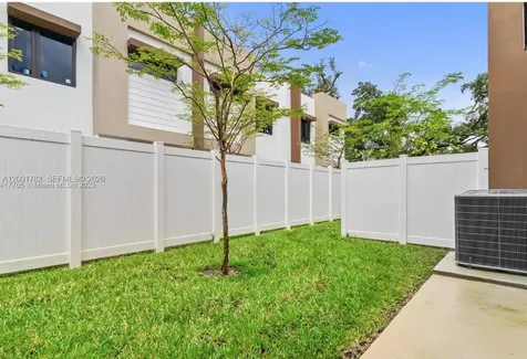 4130 N Oak Place Dania Beach FL 33314
