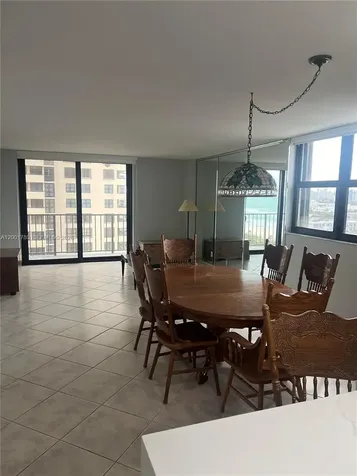 2625 Collins Avenue Miami Beach FL 33140