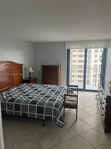2625 Collins Avenue Miami Beach FL 33140