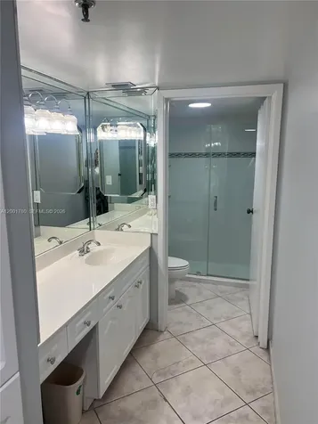 2625 Collins Avenue Miami Beach FL 33140