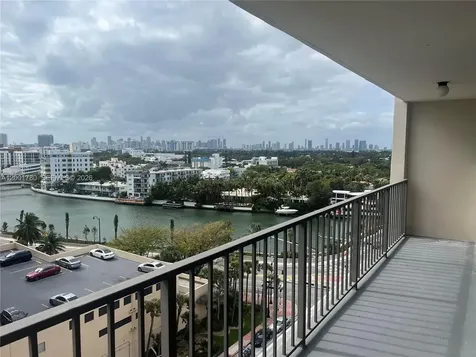 2625 Collins Avenue Miami Beach FL 33140