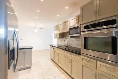 565 NE 160th Terrace Miami FL 33162