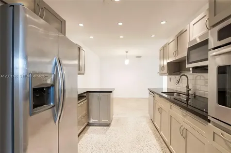 565 NE 160th Terrace Miami FL 33162