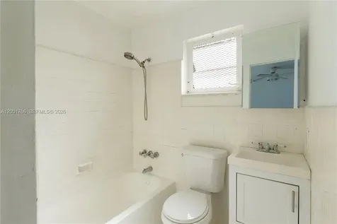565 NE 160th Terrace Miami FL 33162