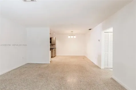 565 NE 160th Terrace Miami FL 33162