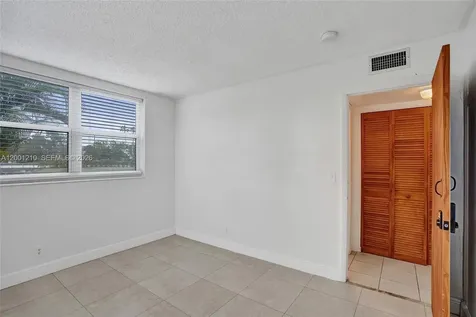 3051 NW 46th Avenue Lauderdale Lakes FL 33313