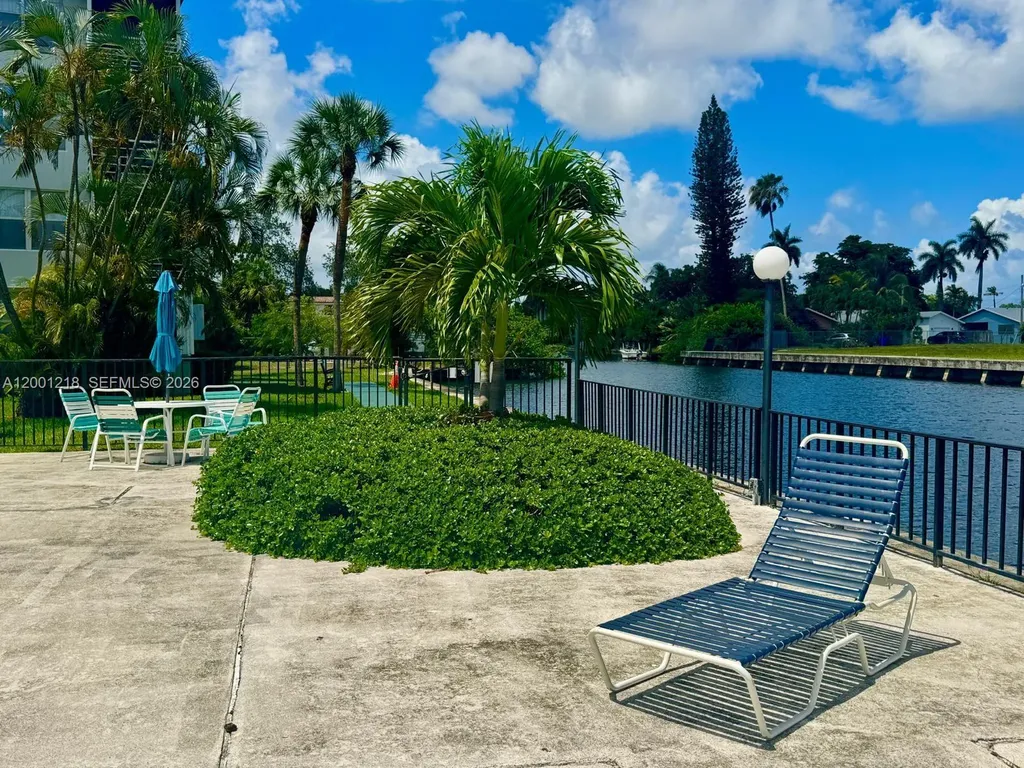 2741 Taft Street Hollywood FL 33020