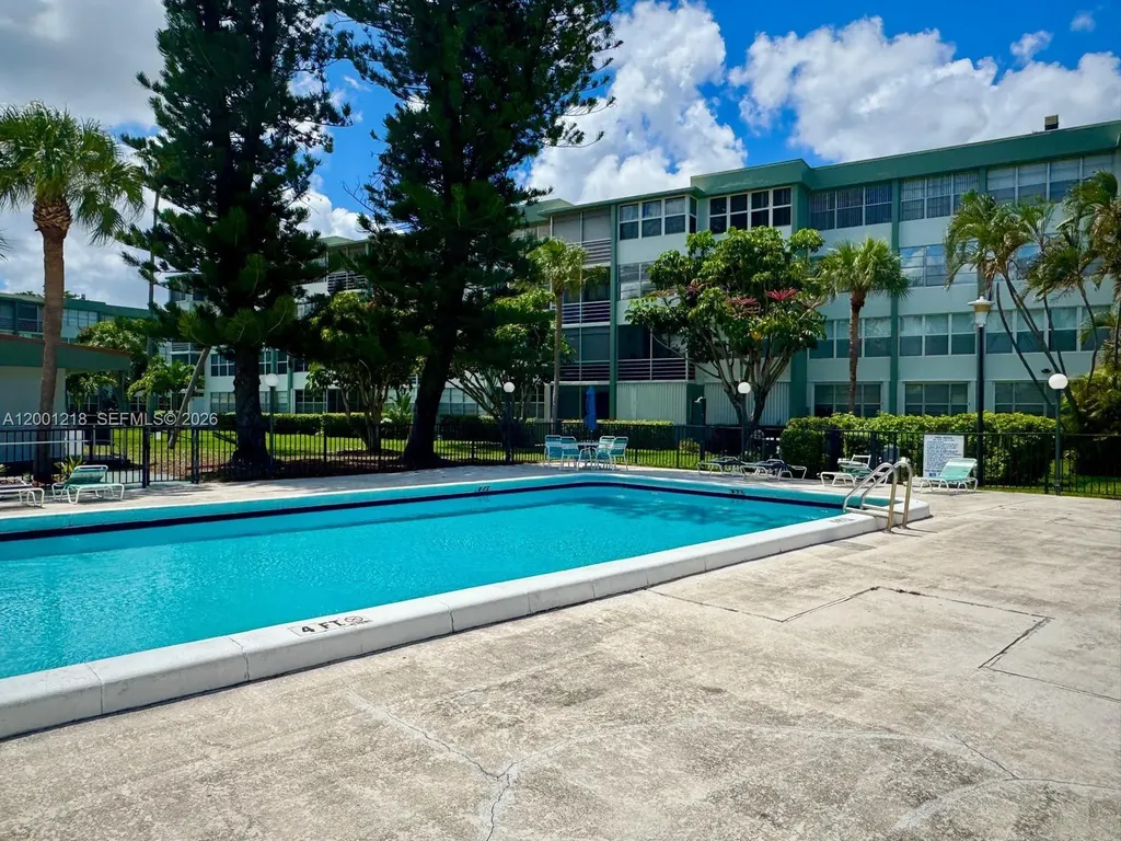 2741 Taft Street Hollywood FL 33020