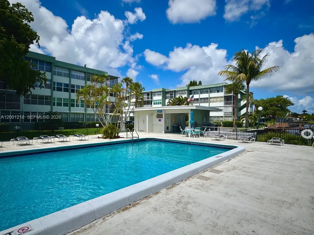2741 Taft Street Hollywood FL 33020