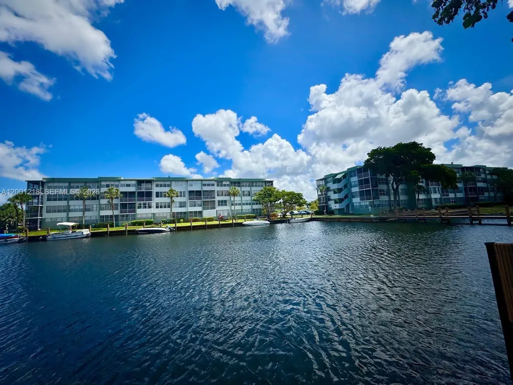 2741 Taft Street Hollywood FL 33020