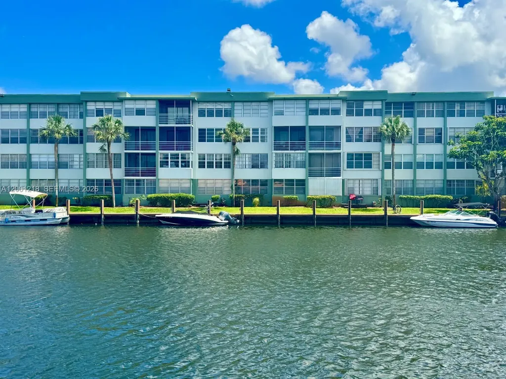 2741 Taft Street Hollywood FL 33020