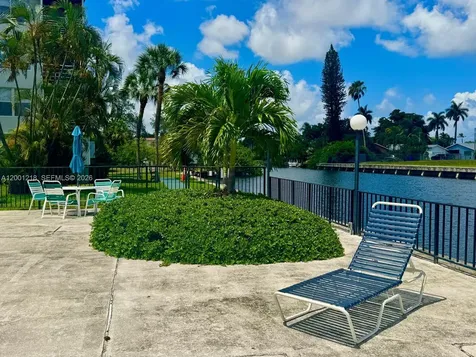 2741 Taft Street Hollywood FL 33020