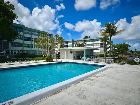 2741 Taft Street Hollywood FL 33020