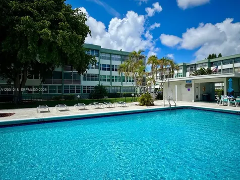 2741 Taft Street Hollywood FL 33020
