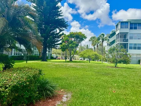 2741 Taft Street Hollywood FL 33020