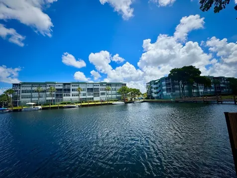 2741 Taft Street Hollywood FL 33020