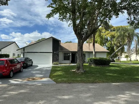 7003 NW 40th Place Coral Springs FL 33065