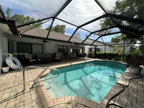 7003 NW 40th Place Coral Springs FL 33065