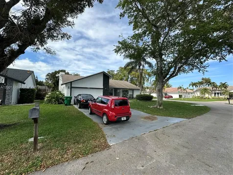 7003 NW 40th Place Coral Springs FL 33065