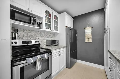 19252 NW 65th Court Hialeah FL 33015