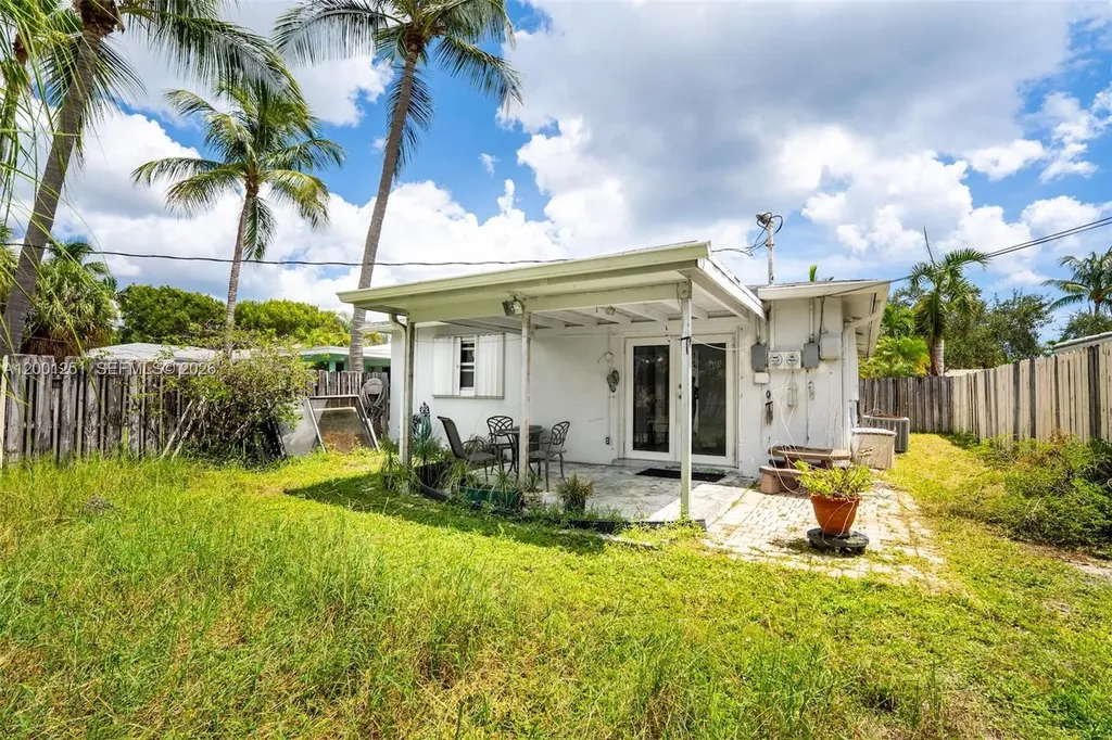 4915 NE 22nd Avenue Lighthouse Point FL 33064