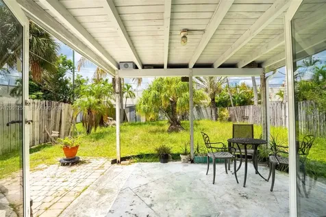 4915 NE 22nd Avenue Lighthouse Point FL 33064