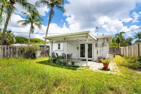 4915 NE 22nd Avenue Lighthouse Point FL 33064