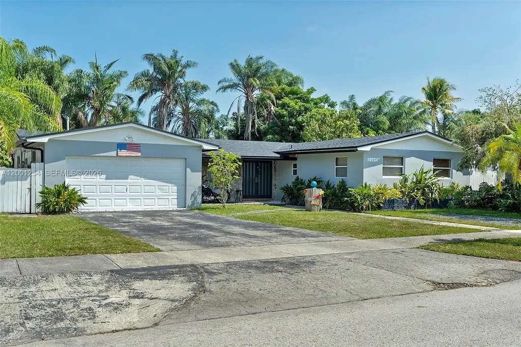 19751 SW 84th Avenue Cutler Bay FL 33189