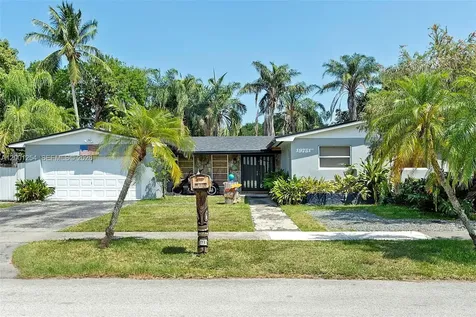 19751 SW 84th Avenue Cutler Bay FL 33189