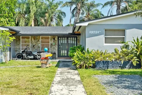 19751 SW 84th Avenue Cutler Bay FL 33189
