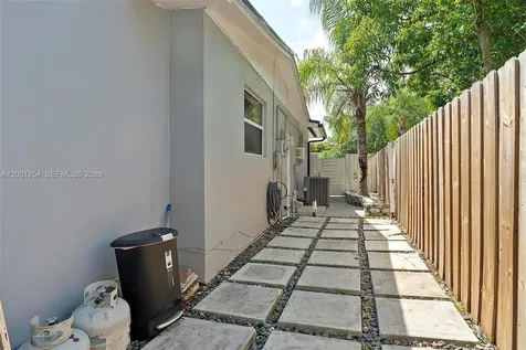 19751 SW 84th Avenue Cutler Bay FL 33189