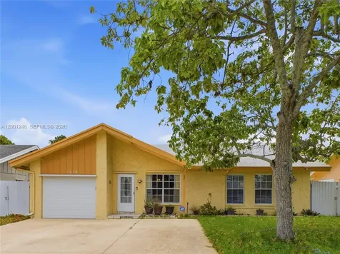 1319 SW 74th Avenue North Lauderdale FL 33068
