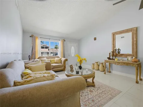 1319 SW 74th Avenue North Lauderdale FL 33068
