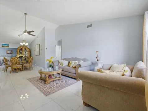 1319 SW 74th Avenue North Lauderdale FL 33068