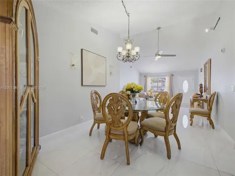 1319 SW 74th Avenue North Lauderdale FL 33068
