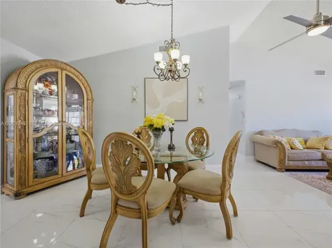 1319 SW 74th Avenue North Lauderdale FL 33068
