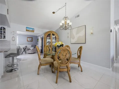 1319 SW 74th Avenue North Lauderdale FL 33068