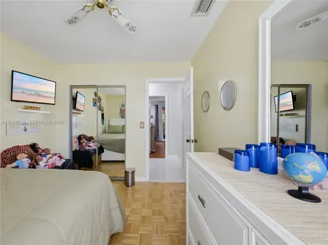 1319 SW 74th Avenue North Lauderdale FL 33068