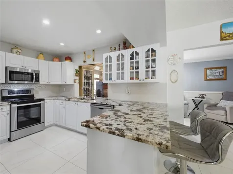 1319 SW 74th Avenue North Lauderdale FL 33068