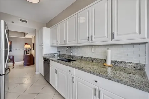 3600 Yacht Club Drive Aventura FL 33180