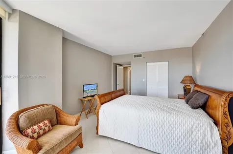3600 Yacht Club Drive Aventura FL 33180