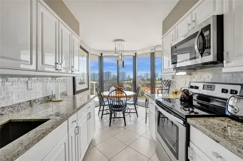3600 Yacht Club Drive Aventura FL 33180