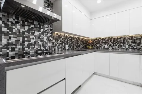 20301 W Country Club Drive Aventura FL 33180