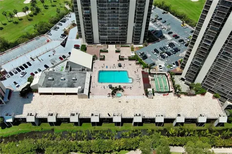 20301 W Country Club Drive Aventura FL 33180