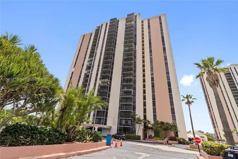 20301 W Country Club Drive Aventura FL 33180