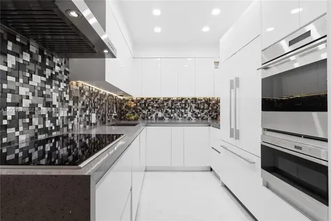 20301 W Country Club Drive Aventura FL 33180