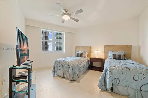 20000 E Country Club Drive Aventura FL 33180