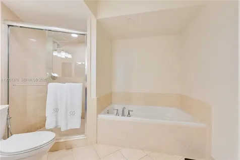 20000 E Country Club Drive Aventura FL 33180