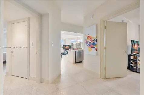 20000 E Country Club Drive Aventura FL 33180