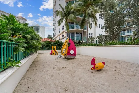 20000 E Country Club Drive Aventura FL 33180